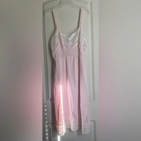 Slip pink 50s vintage Elegant Pink Lace trim Dress adjustable strap lightweight - Picture 2 of 14